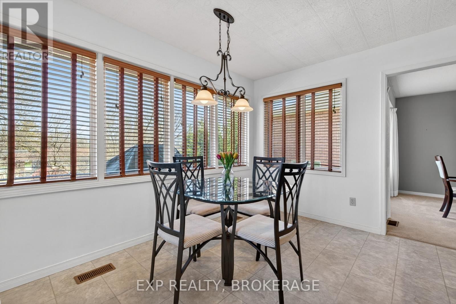 116 MARGARET PLACE Image 8