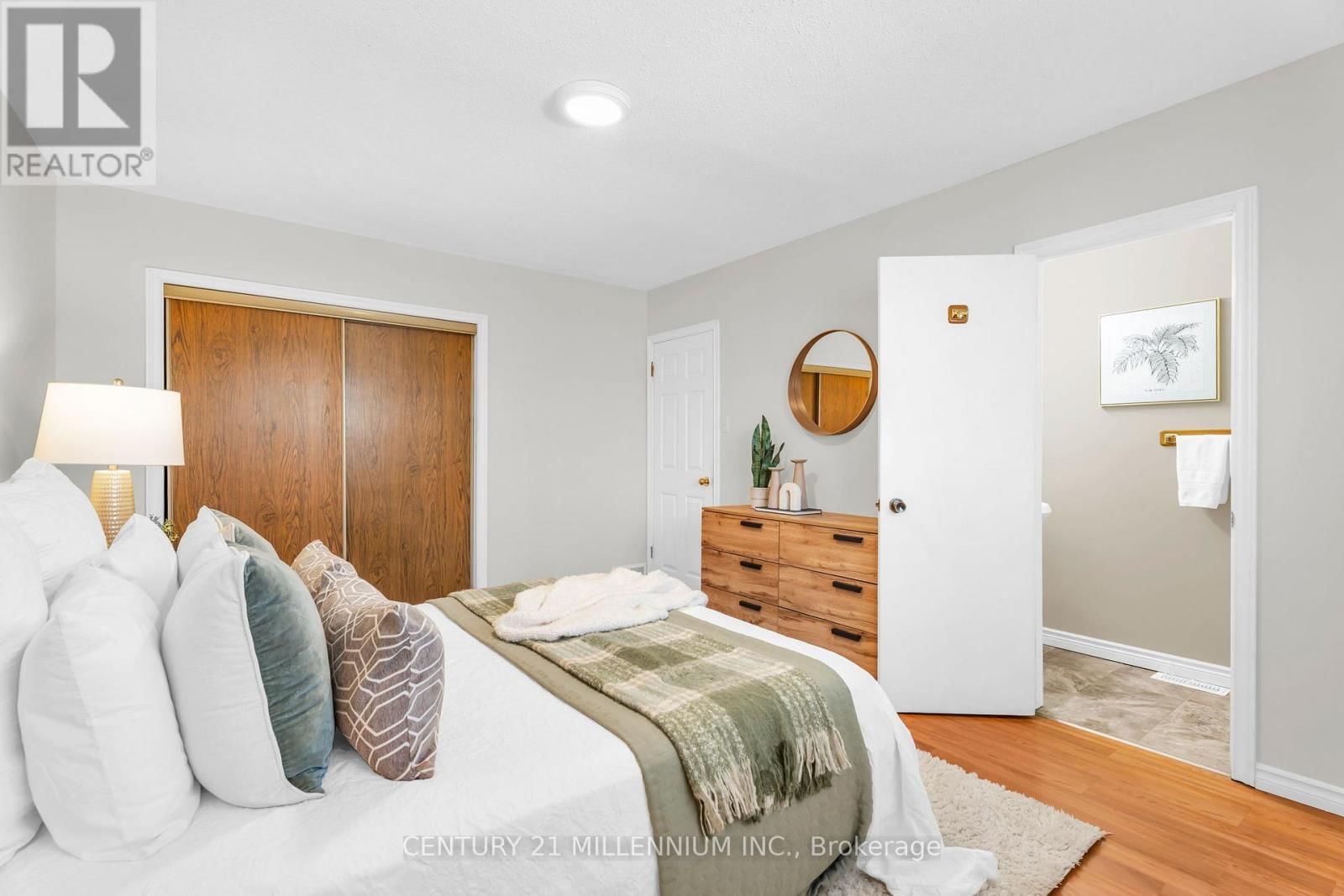 5767 FOURTH LINE Image 22