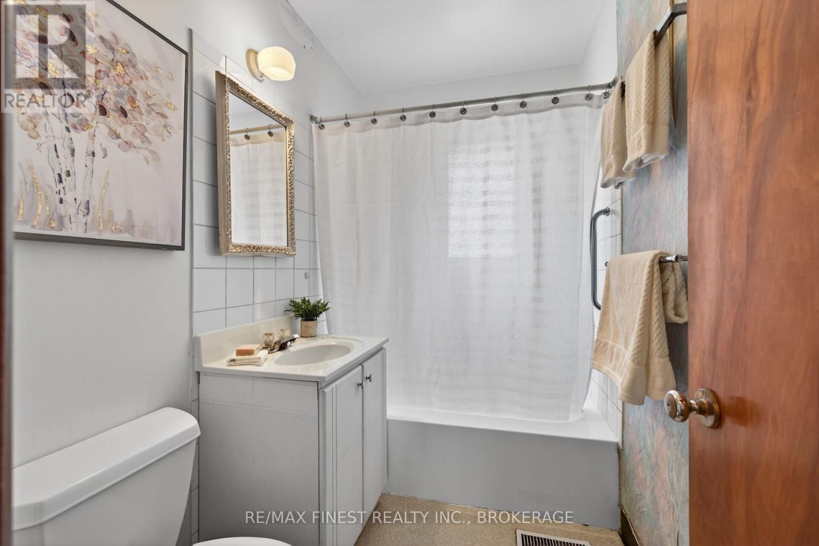 27 LENNOX STREET Image 21