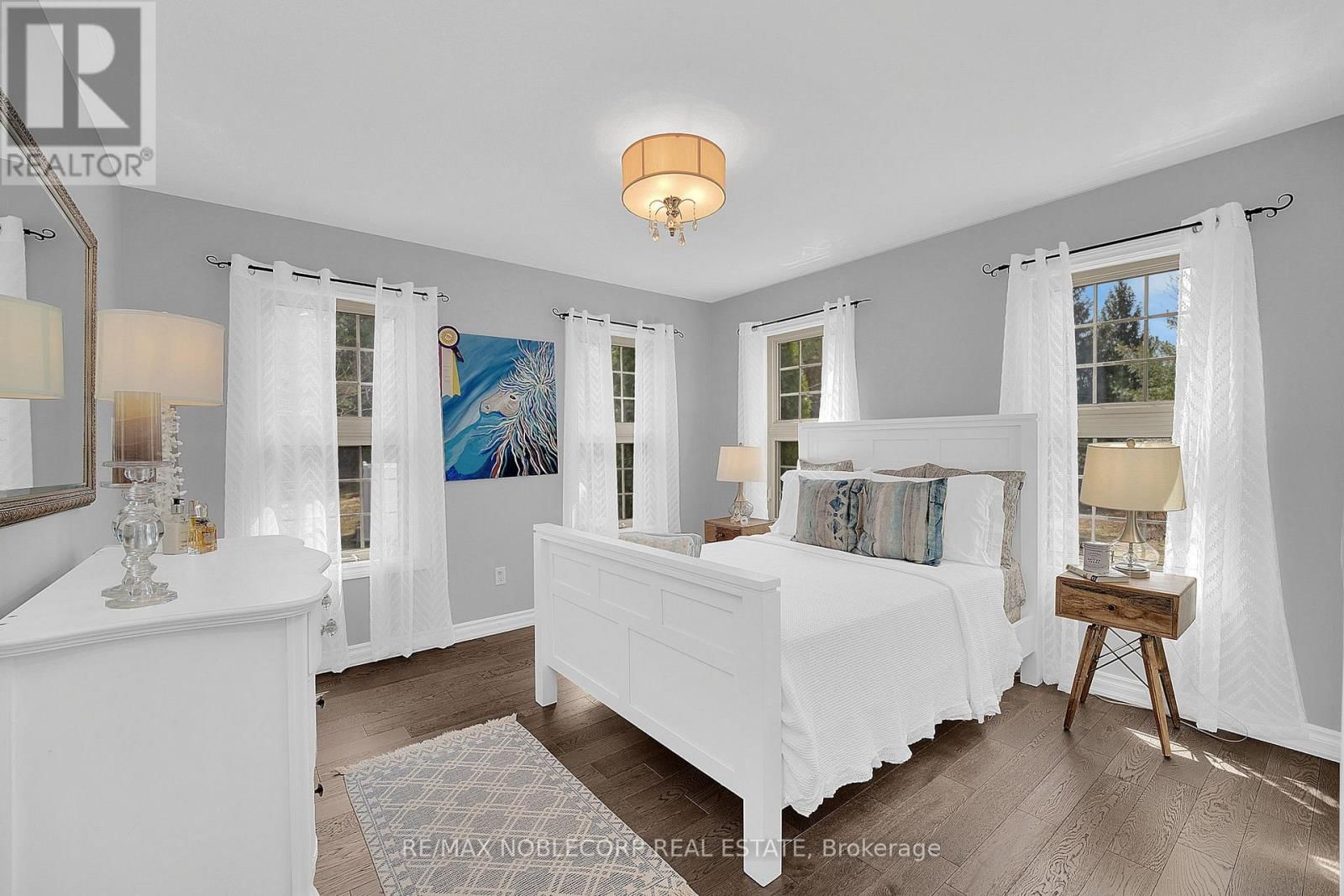 793073 3RD LINE Image 31