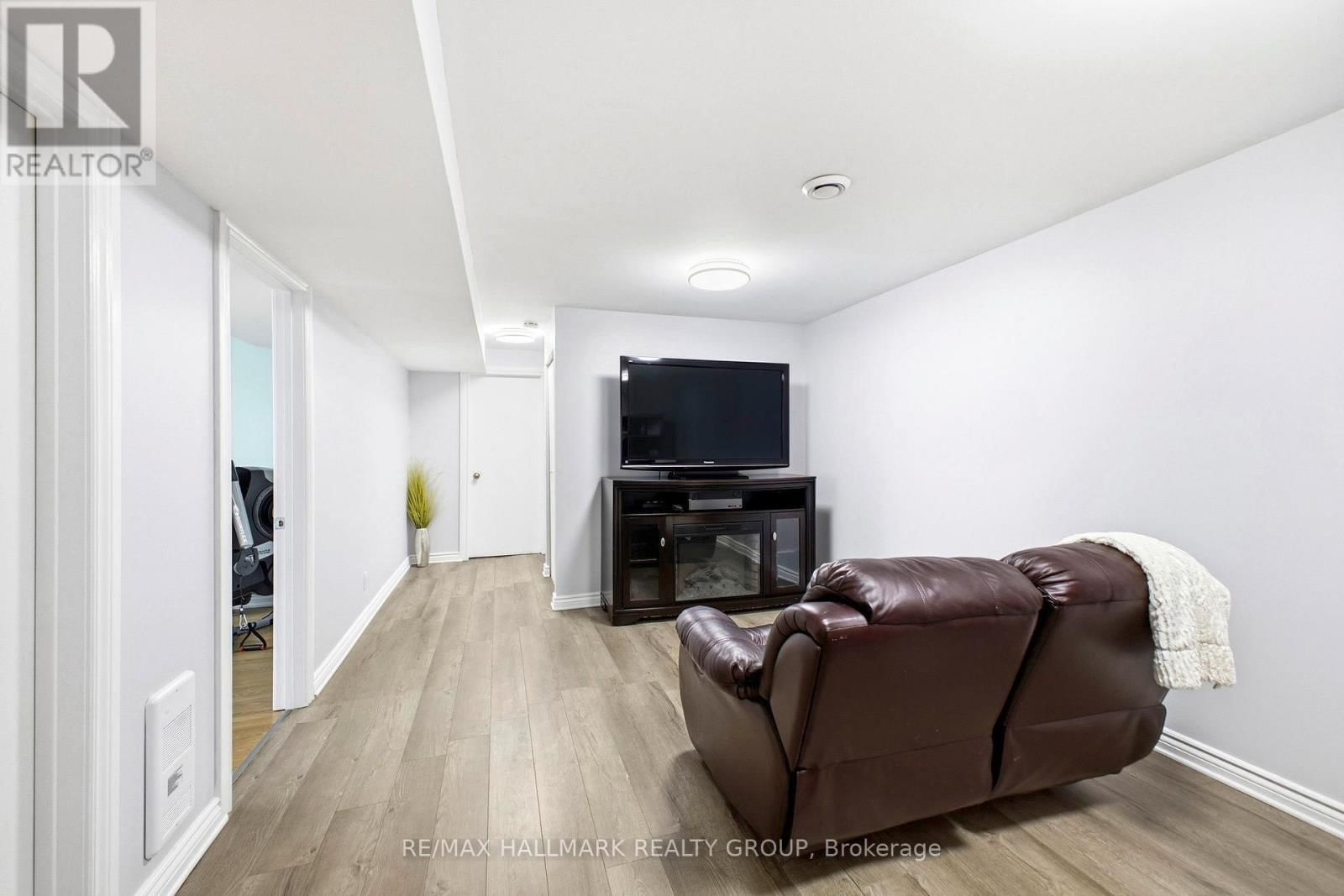 3778 BOUVIER ROAD Image 23