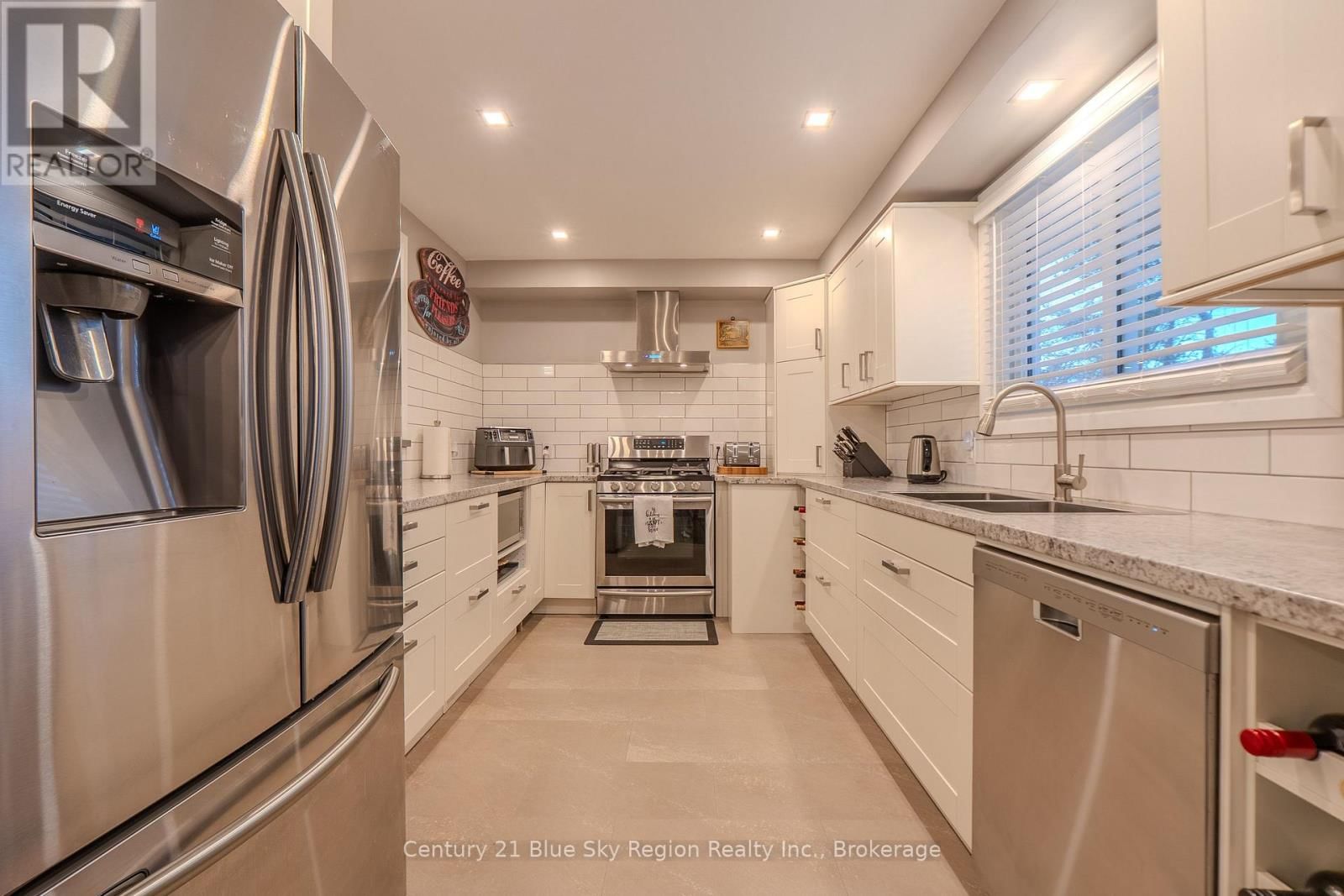 2518 SANDRA AVENUE Image 10