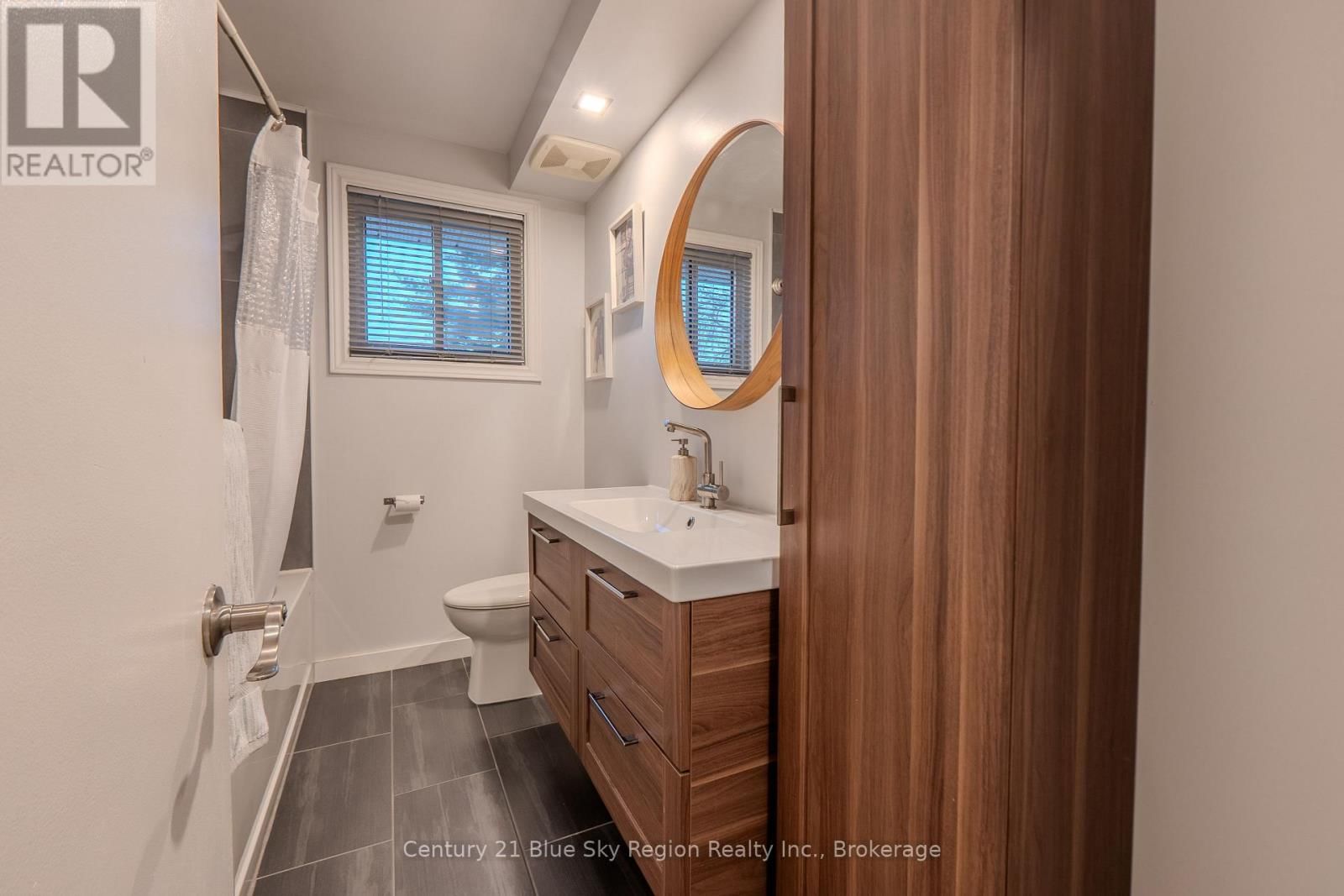 2518 SANDRA AVENUE Image 18