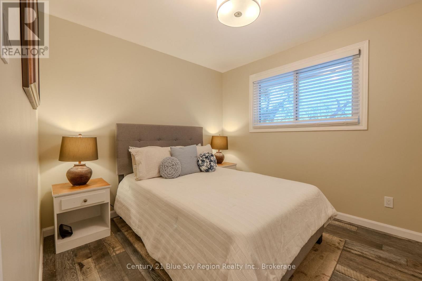 2518 SANDRA AVENUE Image 24