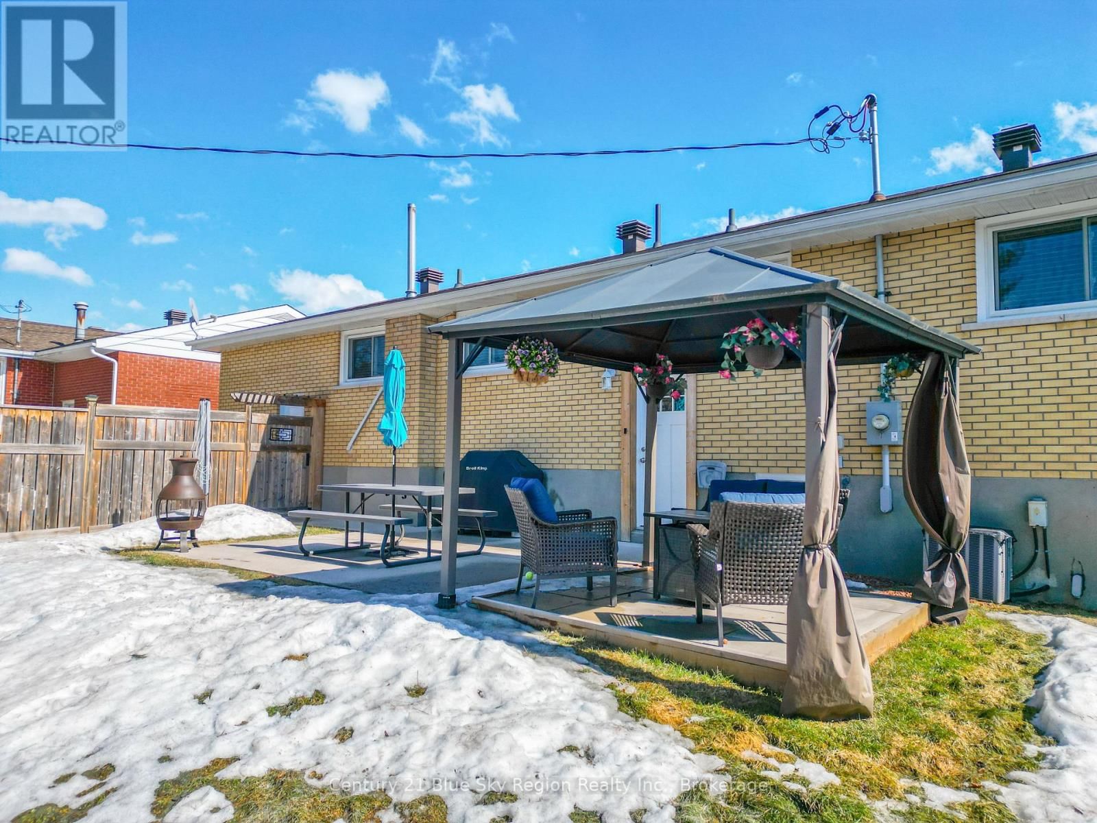 2518 SANDRA AVENUE Image 44