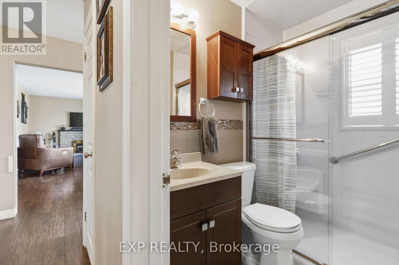 117 LAURENTIAN DRIVE NORTH Image 19