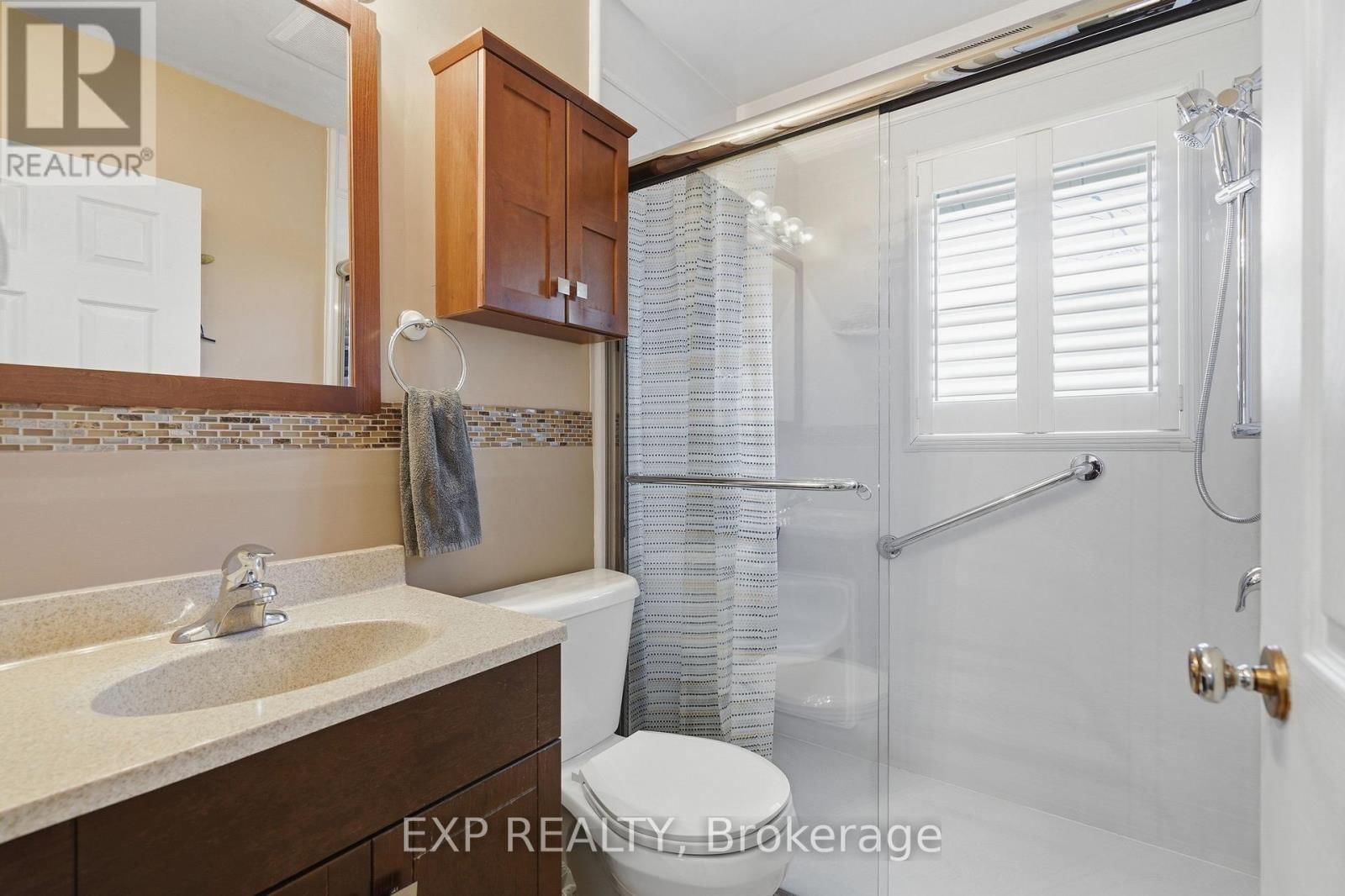 117 LAURENTIAN DRIVE NORTH Image 20