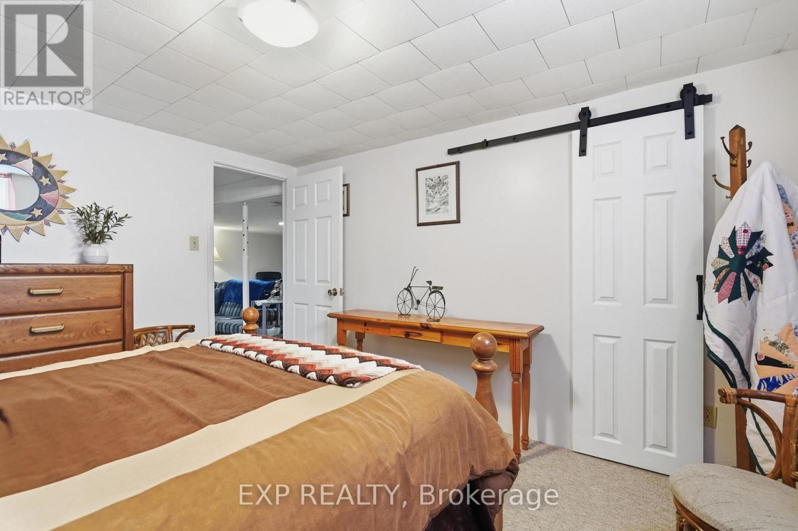 117 LAURENTIAN DRIVE NORTH Image 25