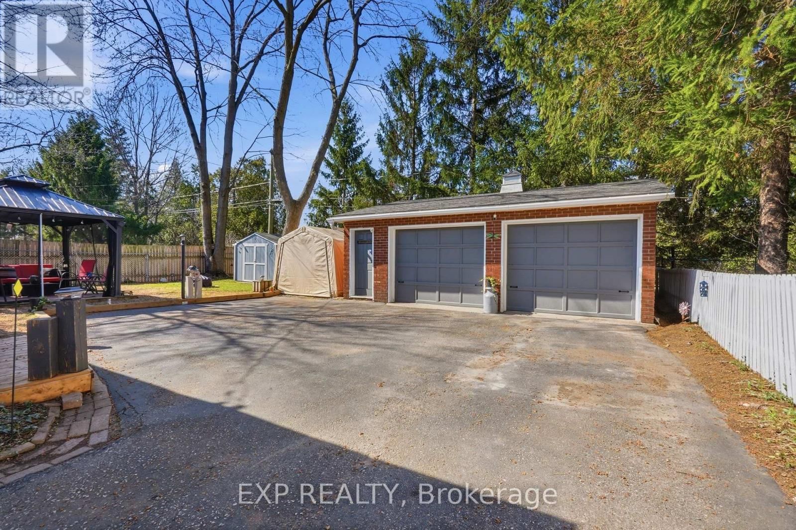 117 LAURENTIAN DRIVE NORTH Image 29