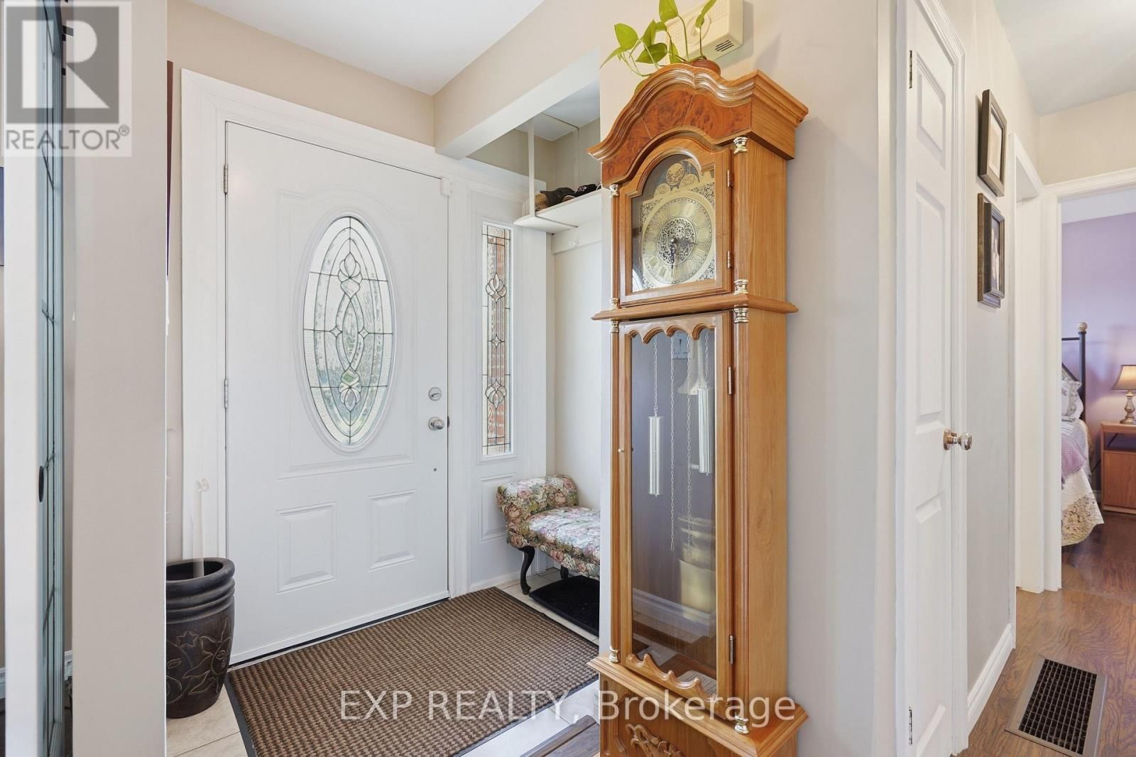 117 LAURENTIAN DRIVE NORTH Image 3