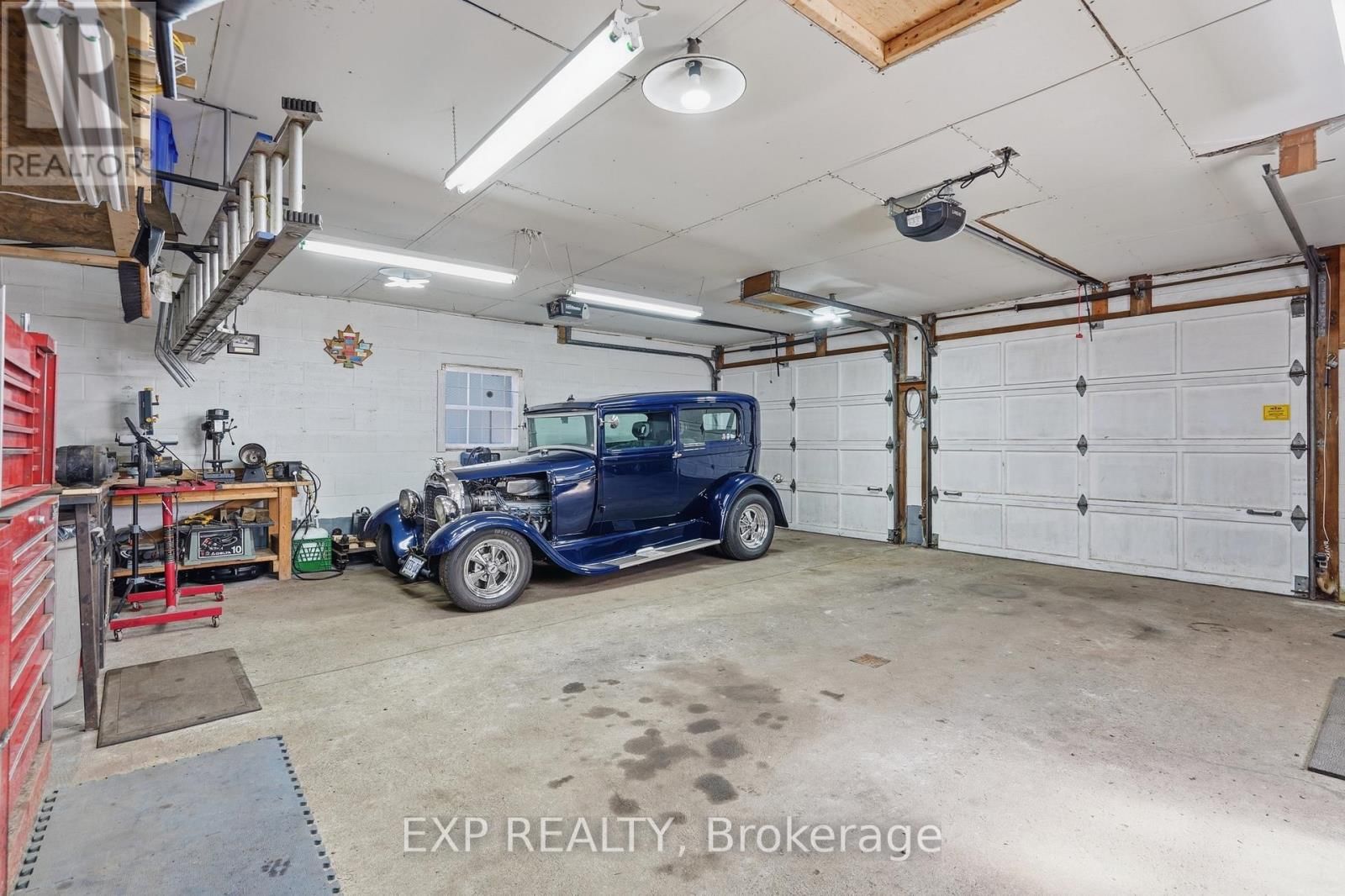 117 LAURENTIAN DRIVE NORTH Image 30