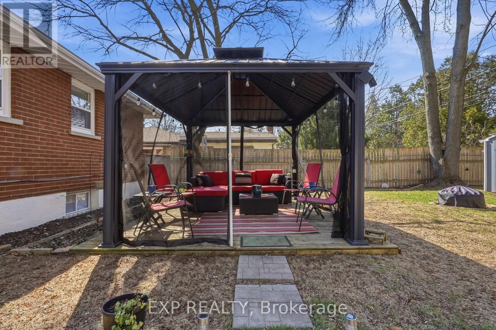 117 LAURENTIAN DRIVE NORTH Image 40