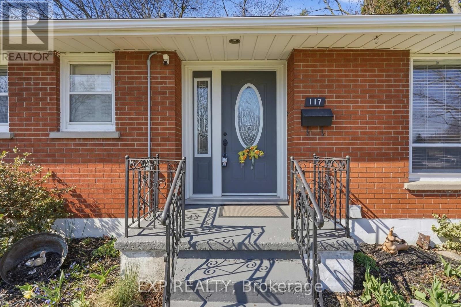 117 LAURENTIAN DRIVE NORTH Image 43