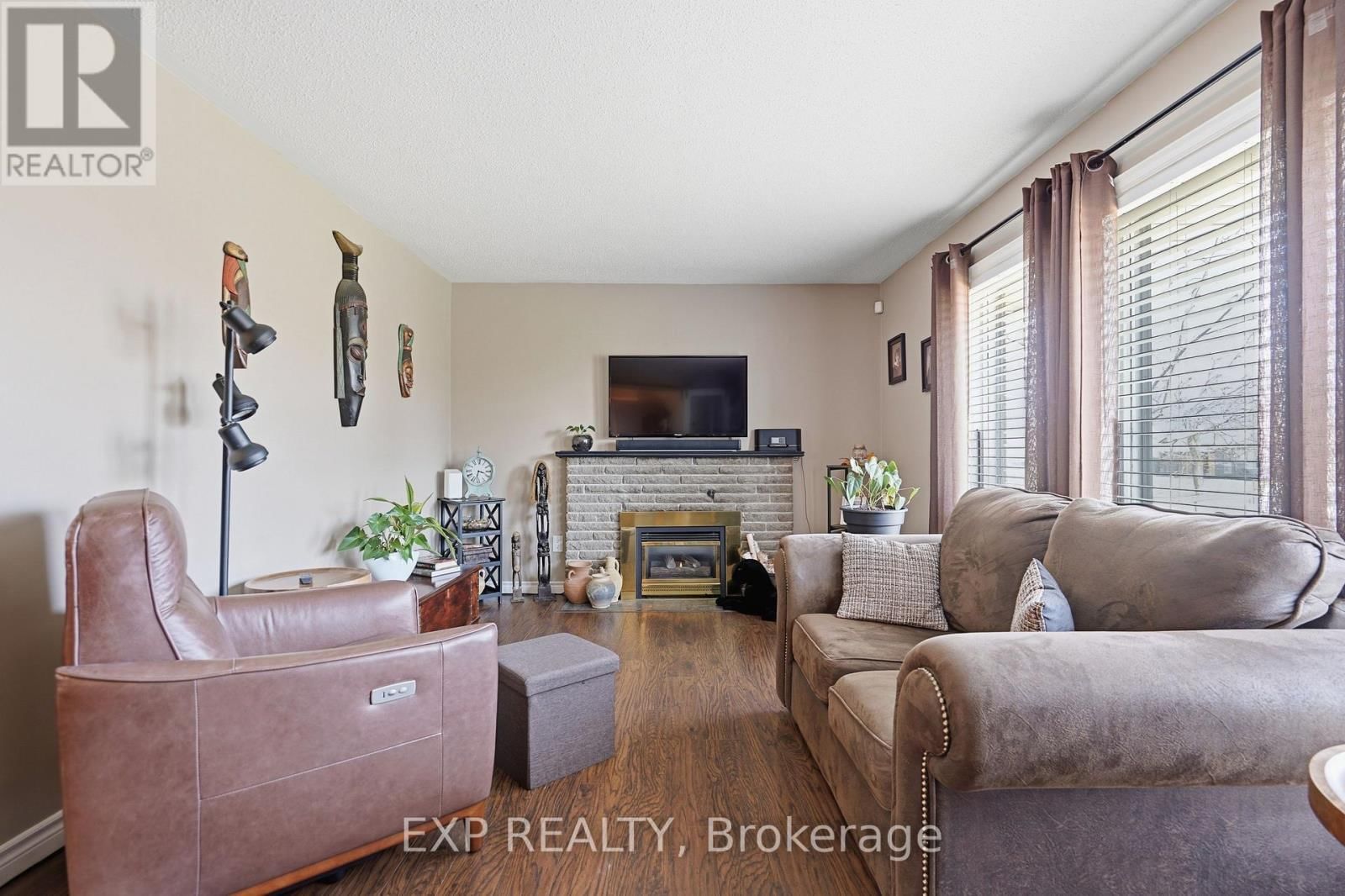 117 LAURENTIAN DRIVE NORTH Image 5