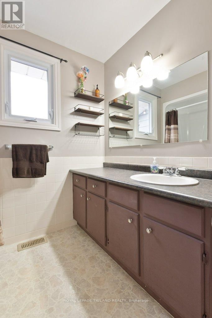 51218 NOVA SCOTIA LINE Image 27