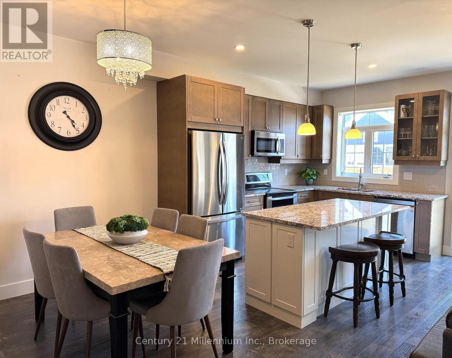 158 RED PINE STREET Image 9