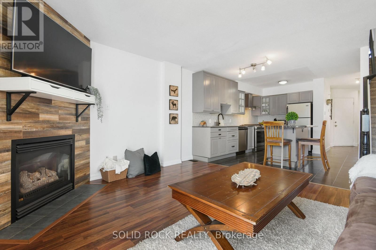 50 SPRUCE CRESCENT Image 12