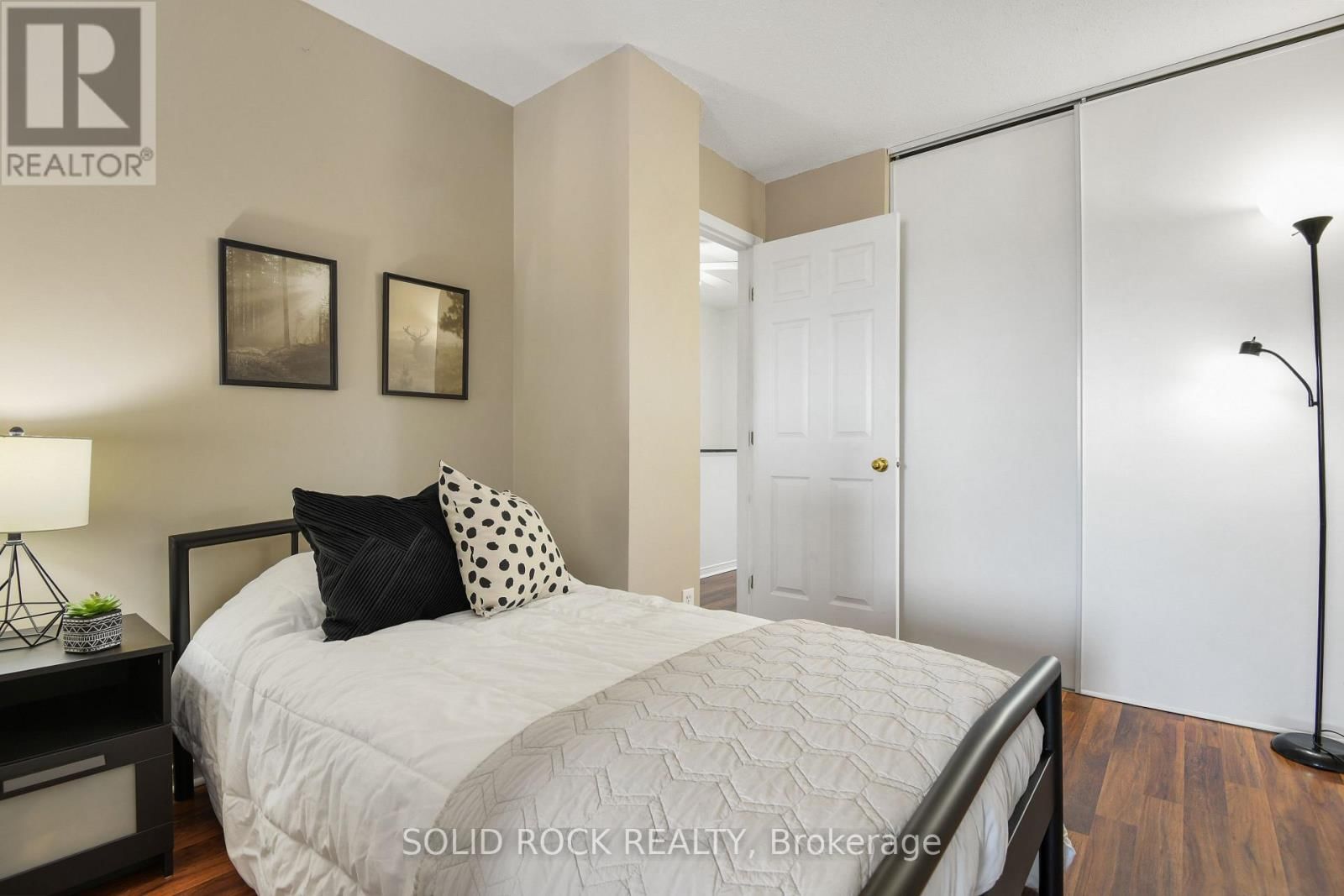 50 SPRUCE CRESCENT Image 21