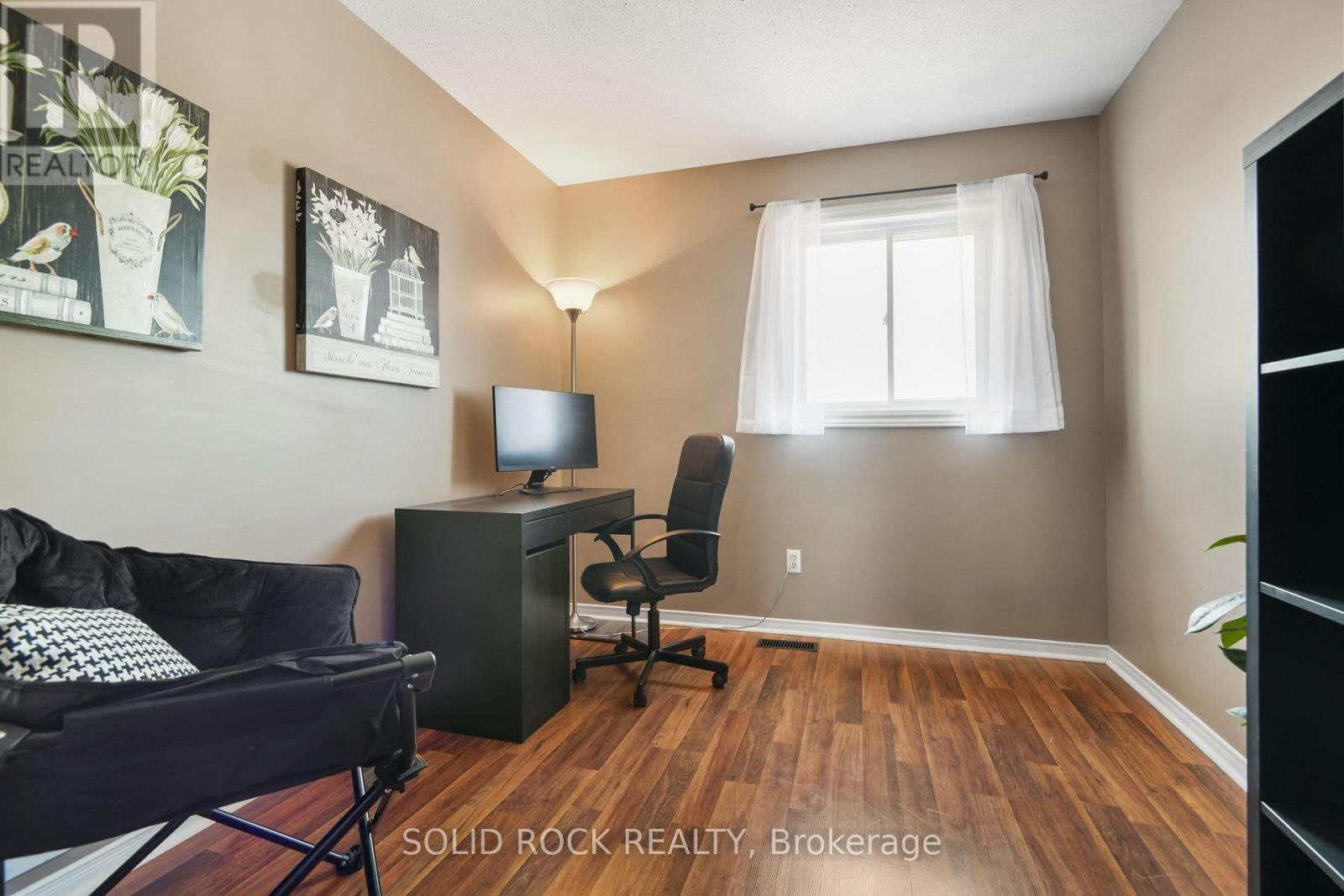 50 SPRUCE CRESCENT Image 22