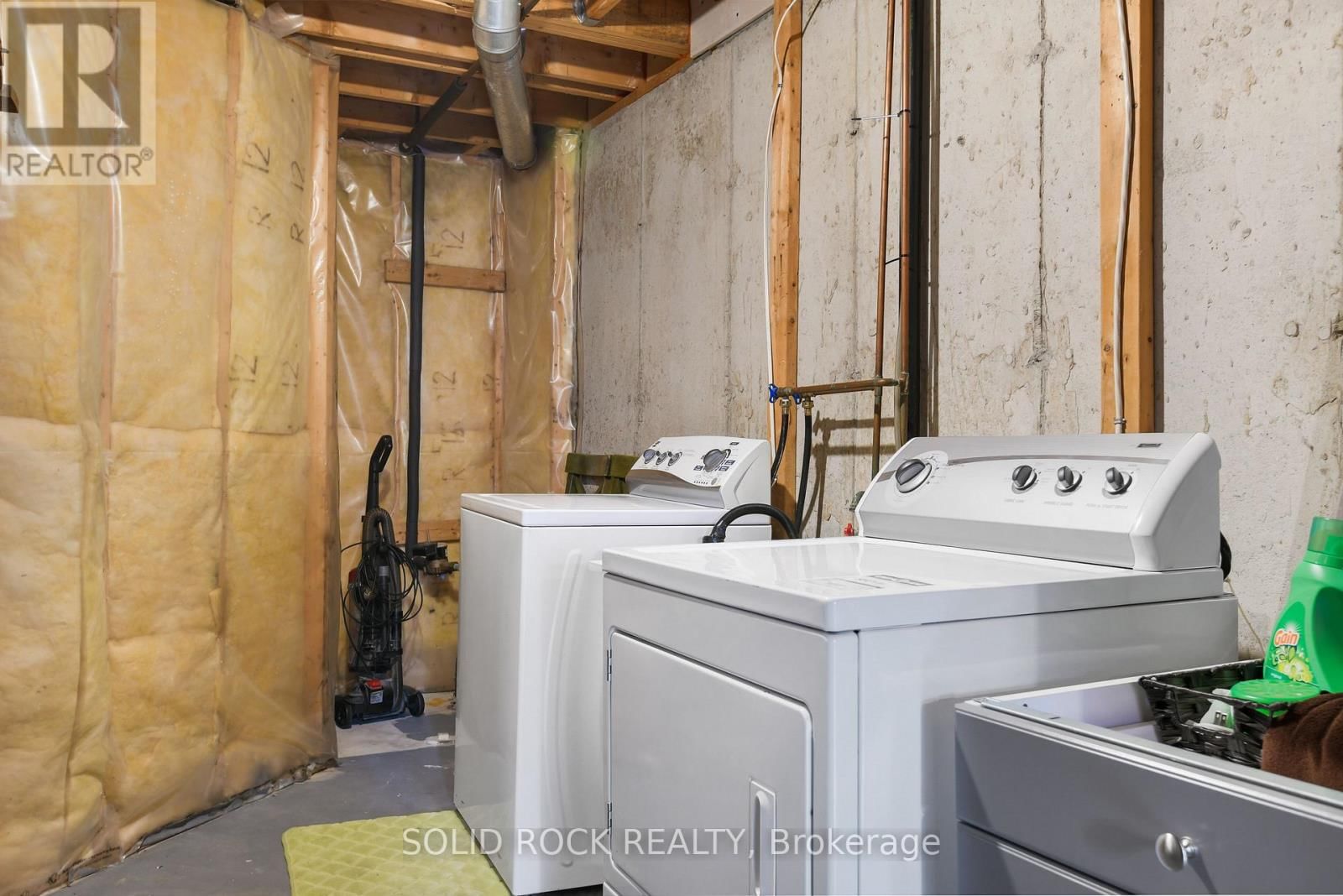 50 SPRUCE CRESCENT Image 28