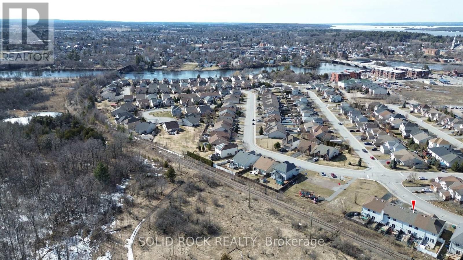 50 SPRUCE CRESCENT Image 36