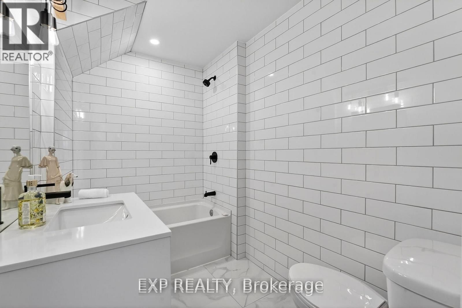 34 PANCAKE LANE Image 25