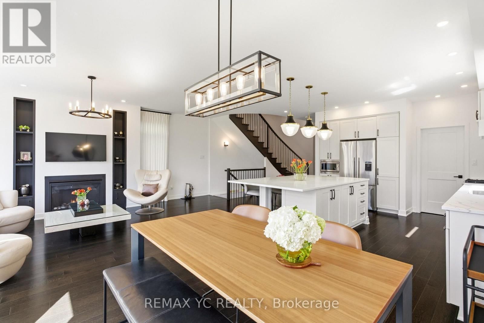 54 ANGEL HEIGHTS Image 13