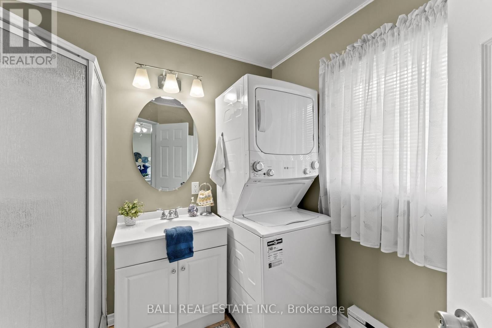 11 LAKEVIEW CRESCENT Image 16