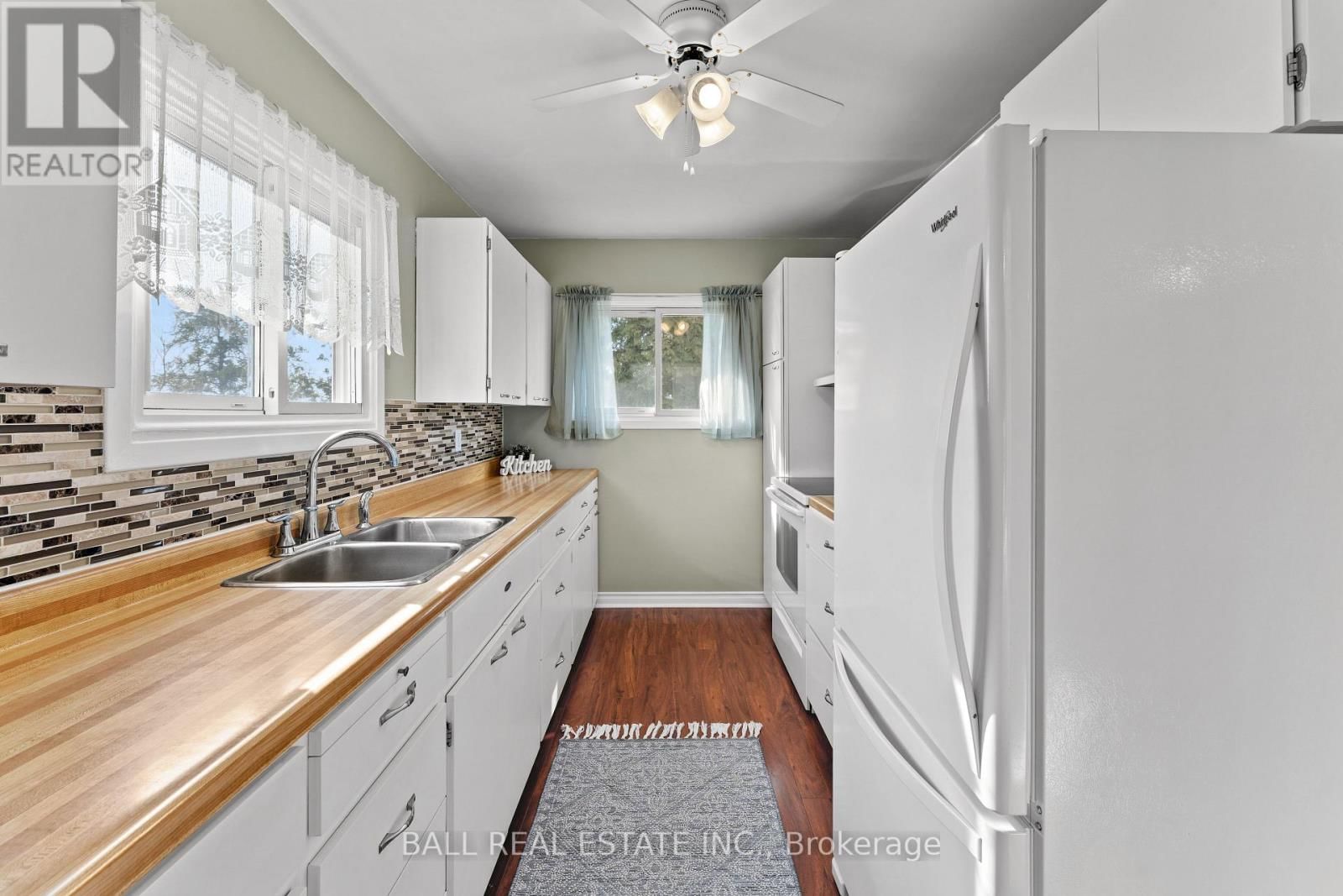 11 LAKEVIEW CRESCENT Image 19