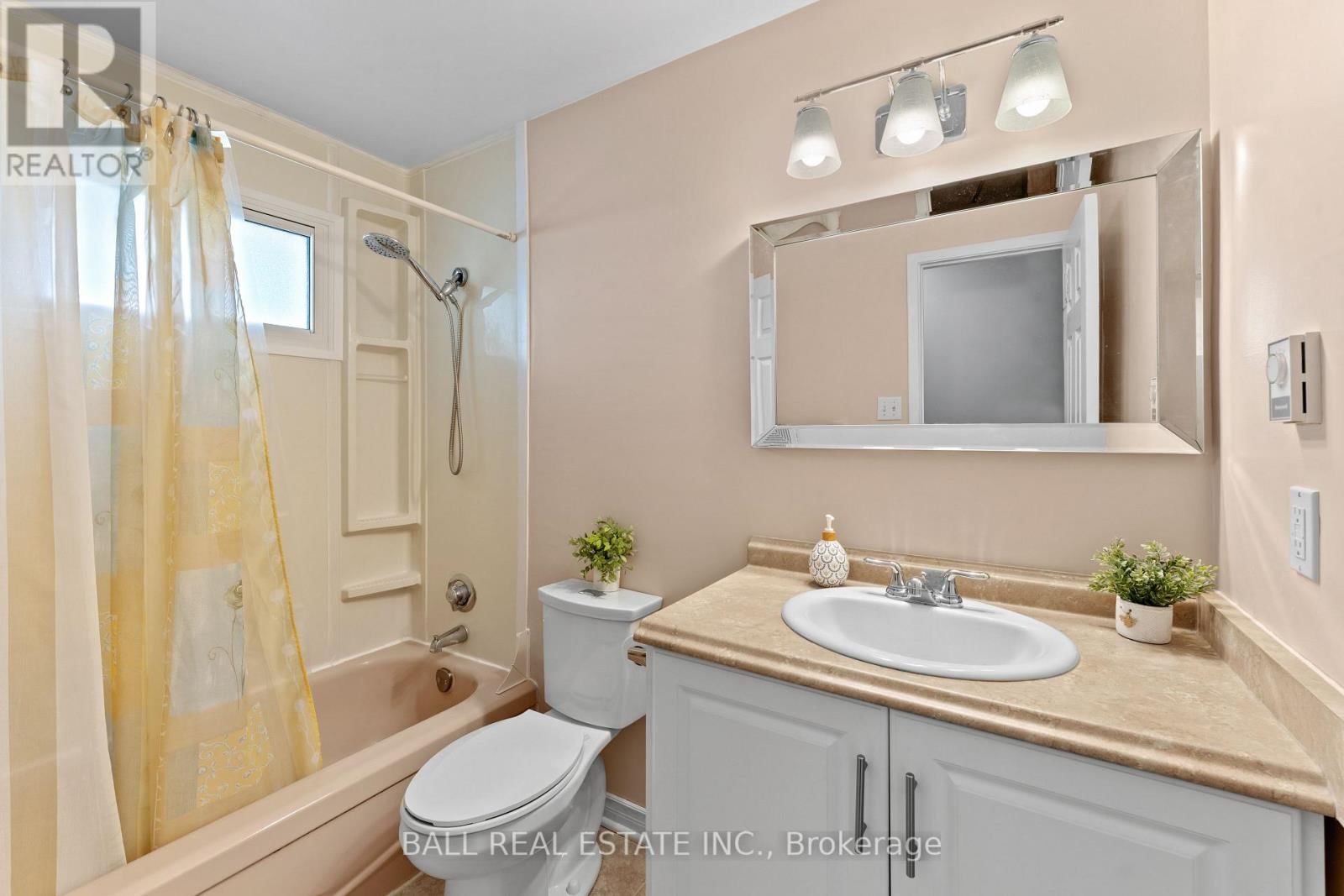 11 LAKEVIEW CRESCENT Image 23