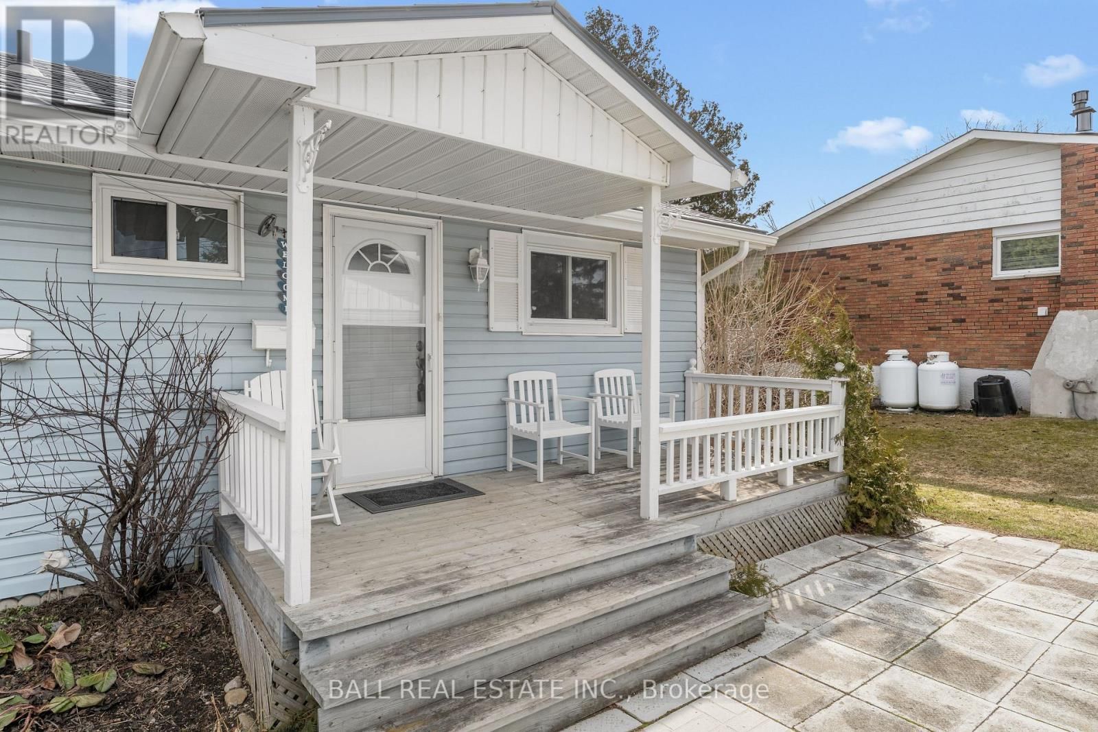 11 LAKEVIEW CRESCENT Image 44