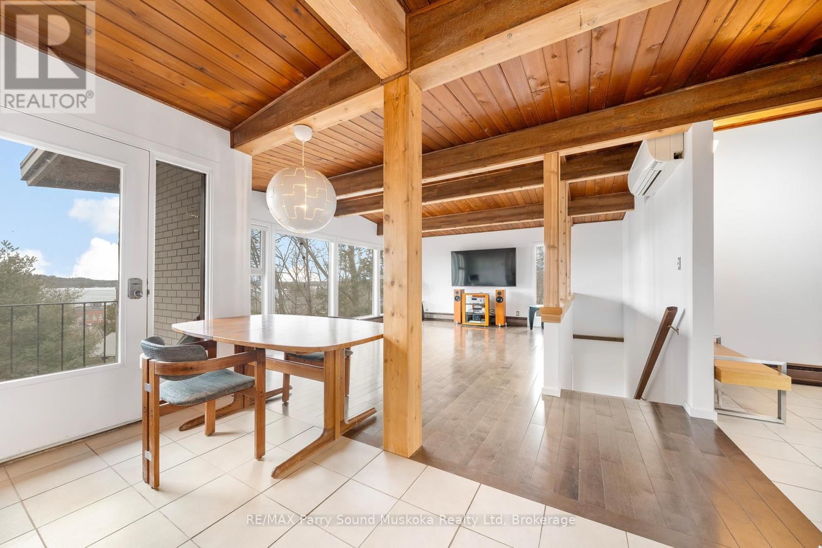 8 SUNSET AVENUE Image 20