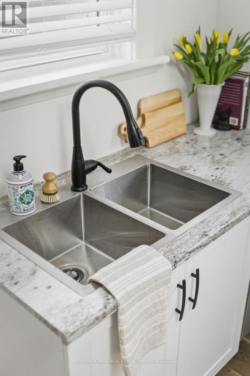 188 FOSTER AVENUE Image 23