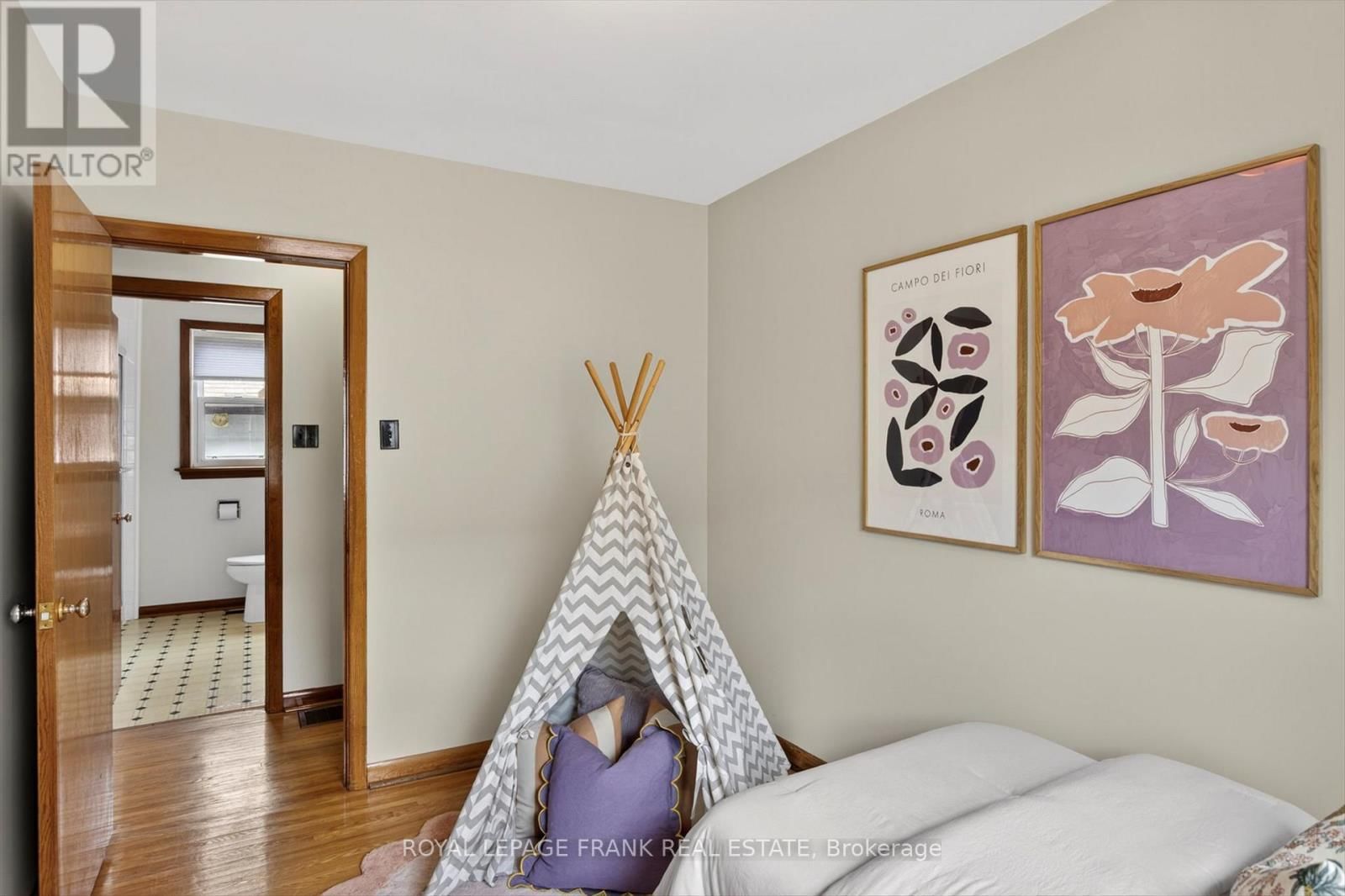 929 WESTERN AVENUE Image 17