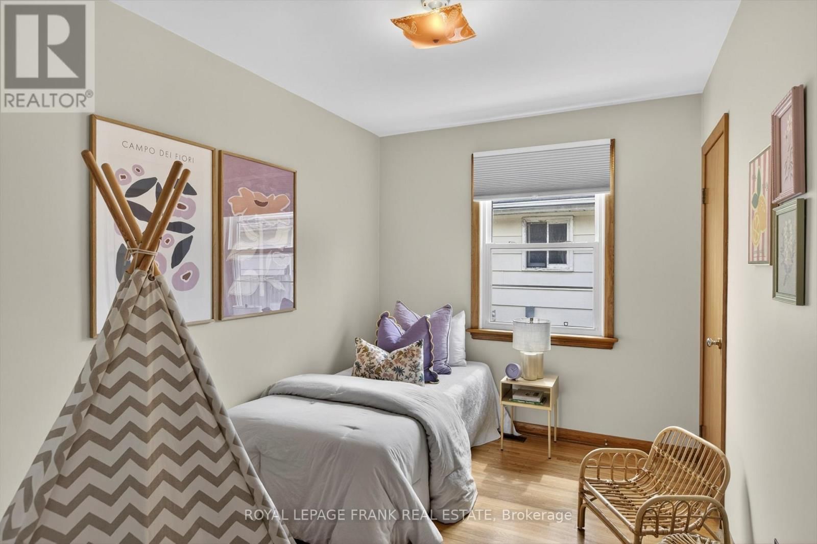 929 WESTERN AVENUE Image 18