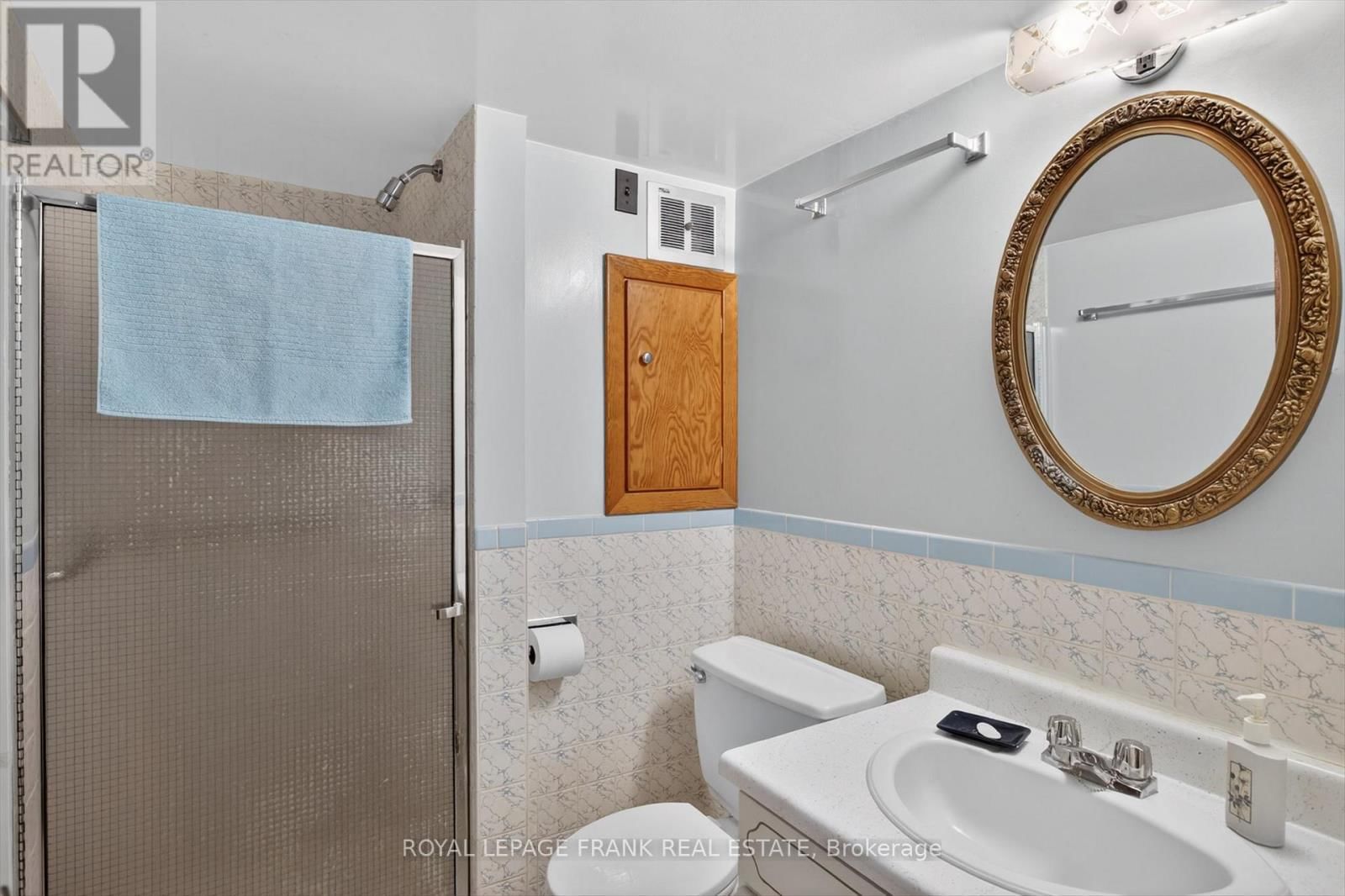 929 WESTERN AVENUE Image 26