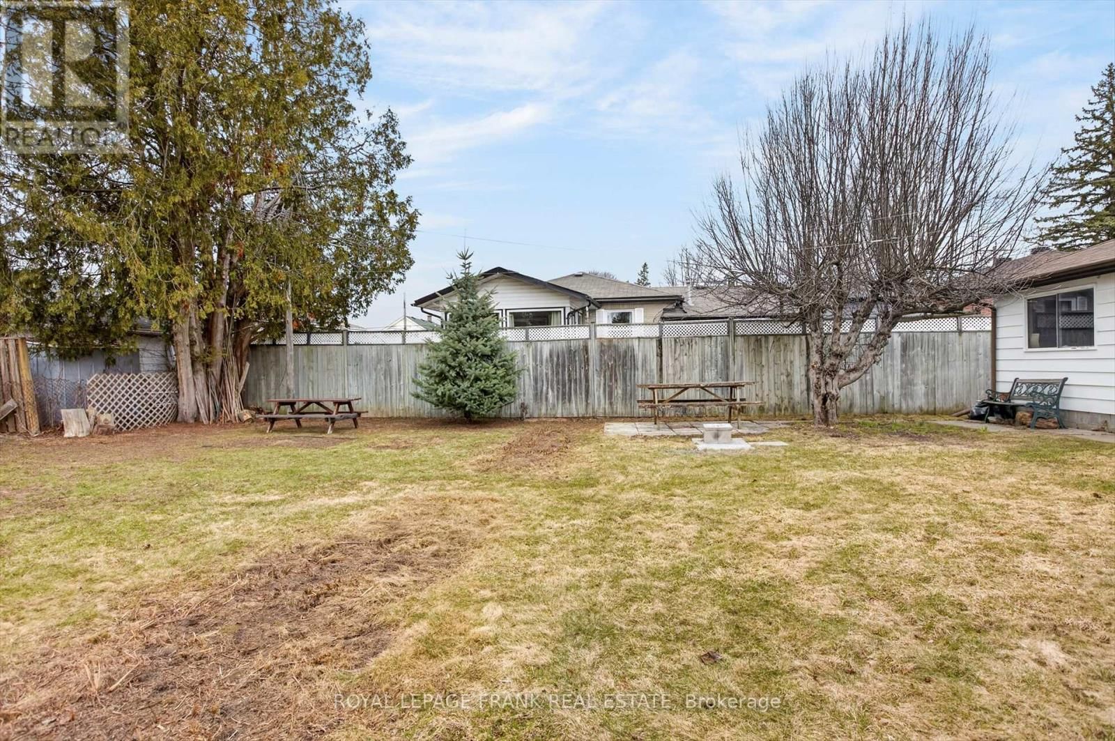 929 WESTERN AVENUE Image 36