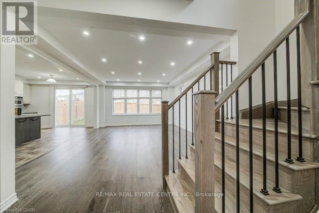 11 COMPASS TRAIL Image 6