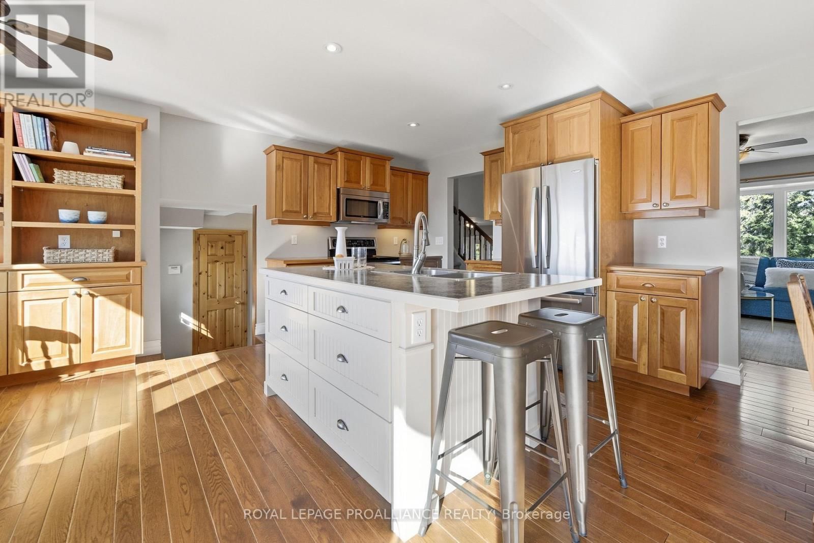 417 SMITH STREET Image 11