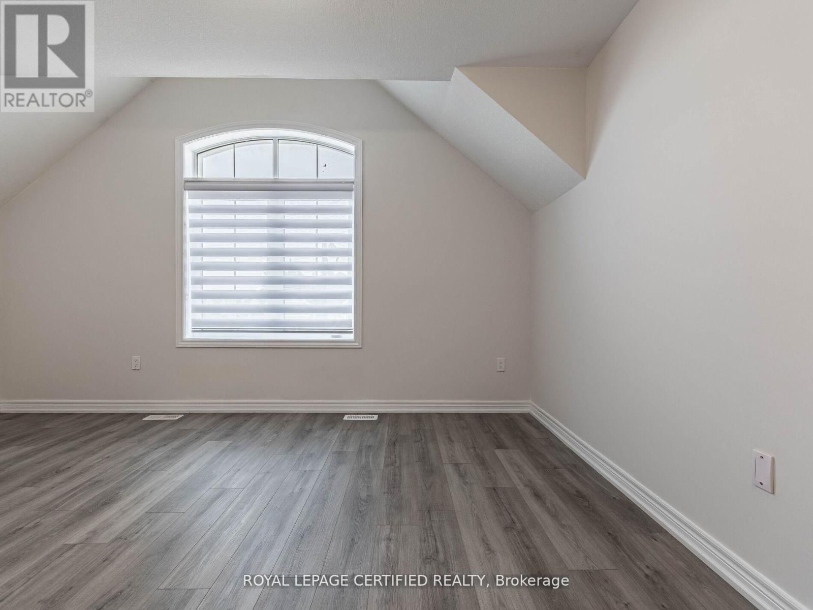 596 LINDEN DRIVE Image 22