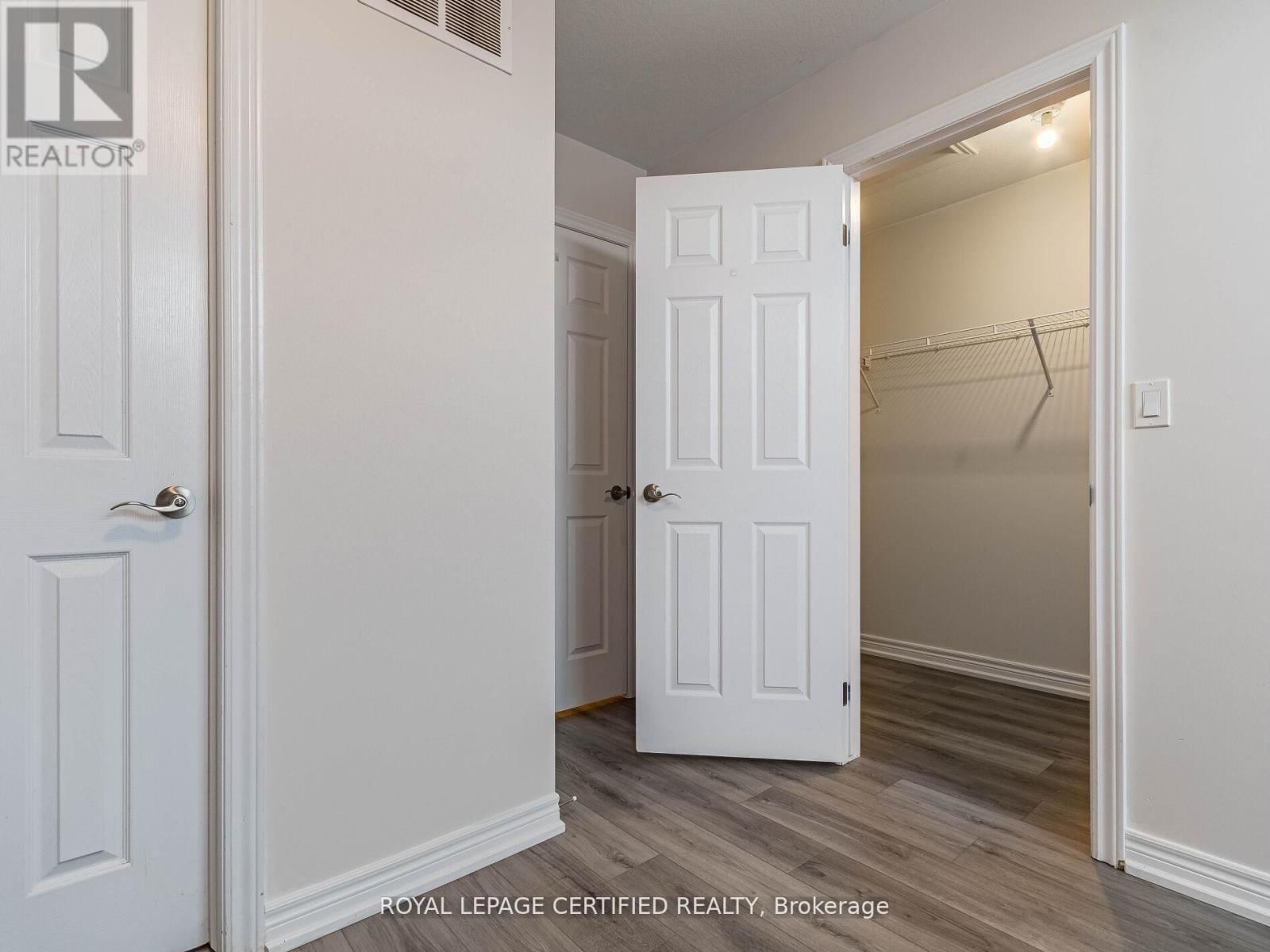 596 LINDEN DRIVE Image 29