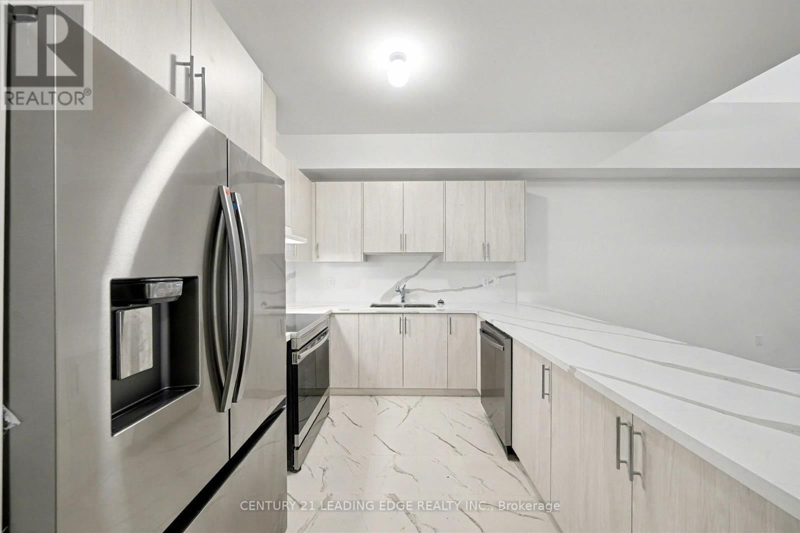 8 TURNBERRY COURT Image 12