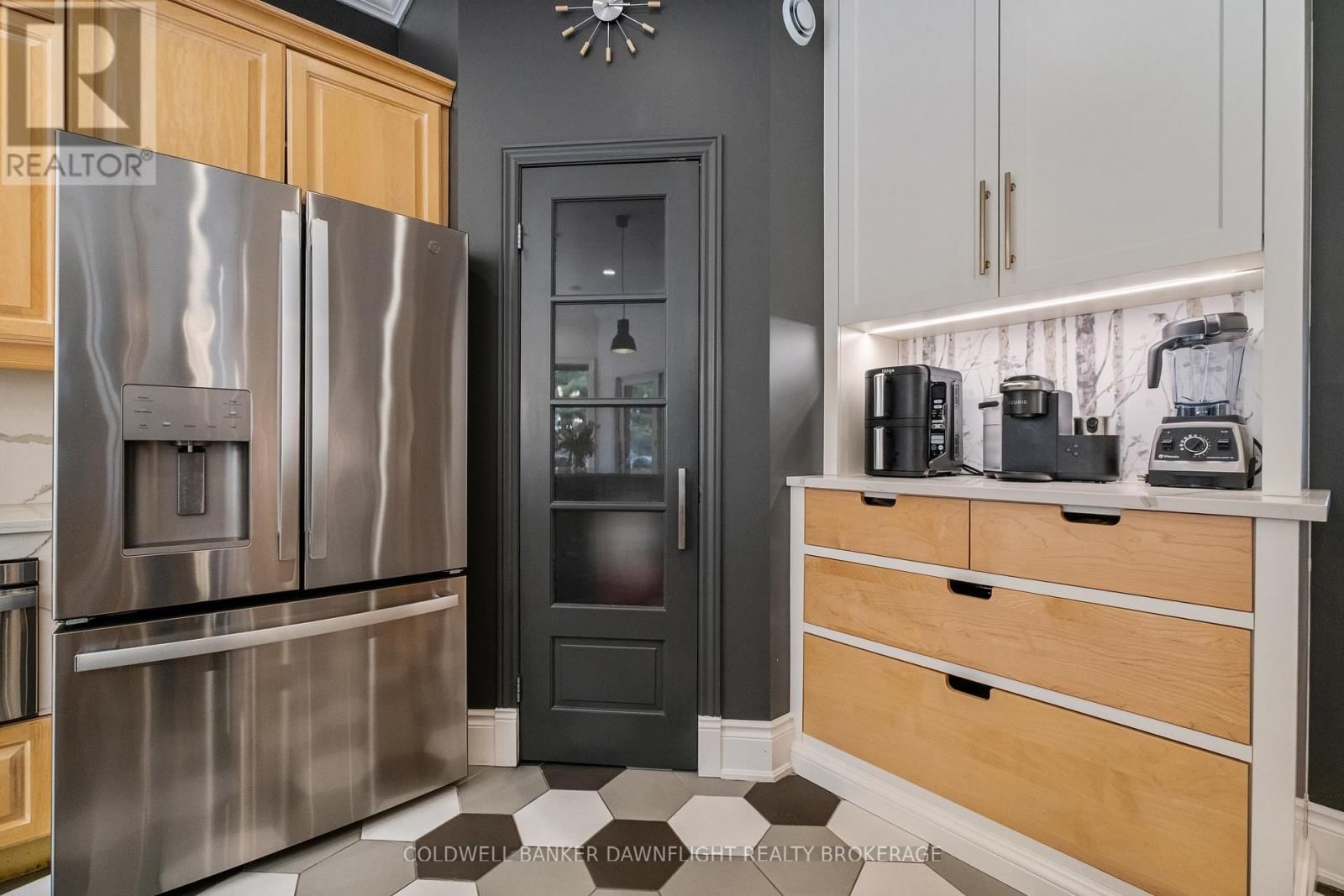 9923 PARKVIEW CRESCENT Image 13