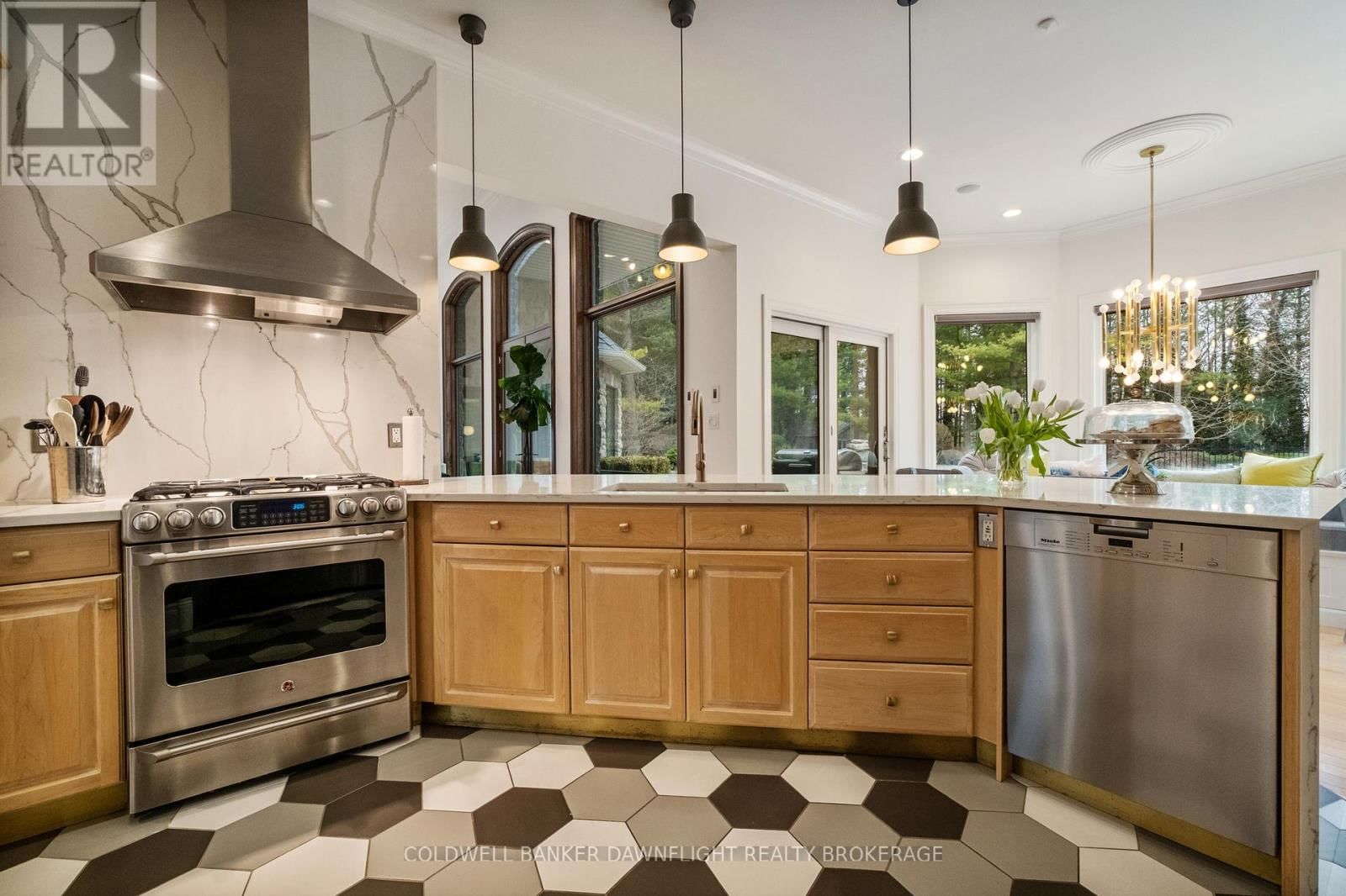 9923 PARKVIEW CRESCENT Image 15