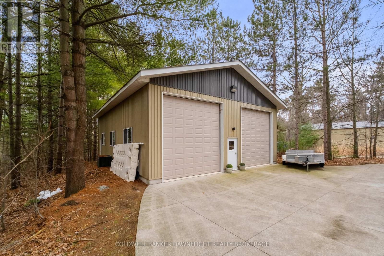 9923 PARKVIEW CRESCENT Image 47