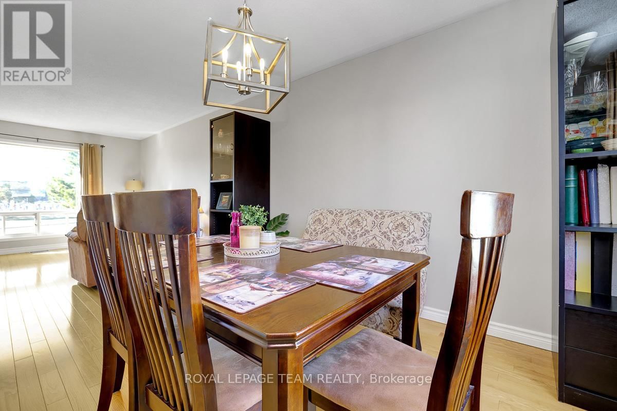 704 MALEY STREET Image 12