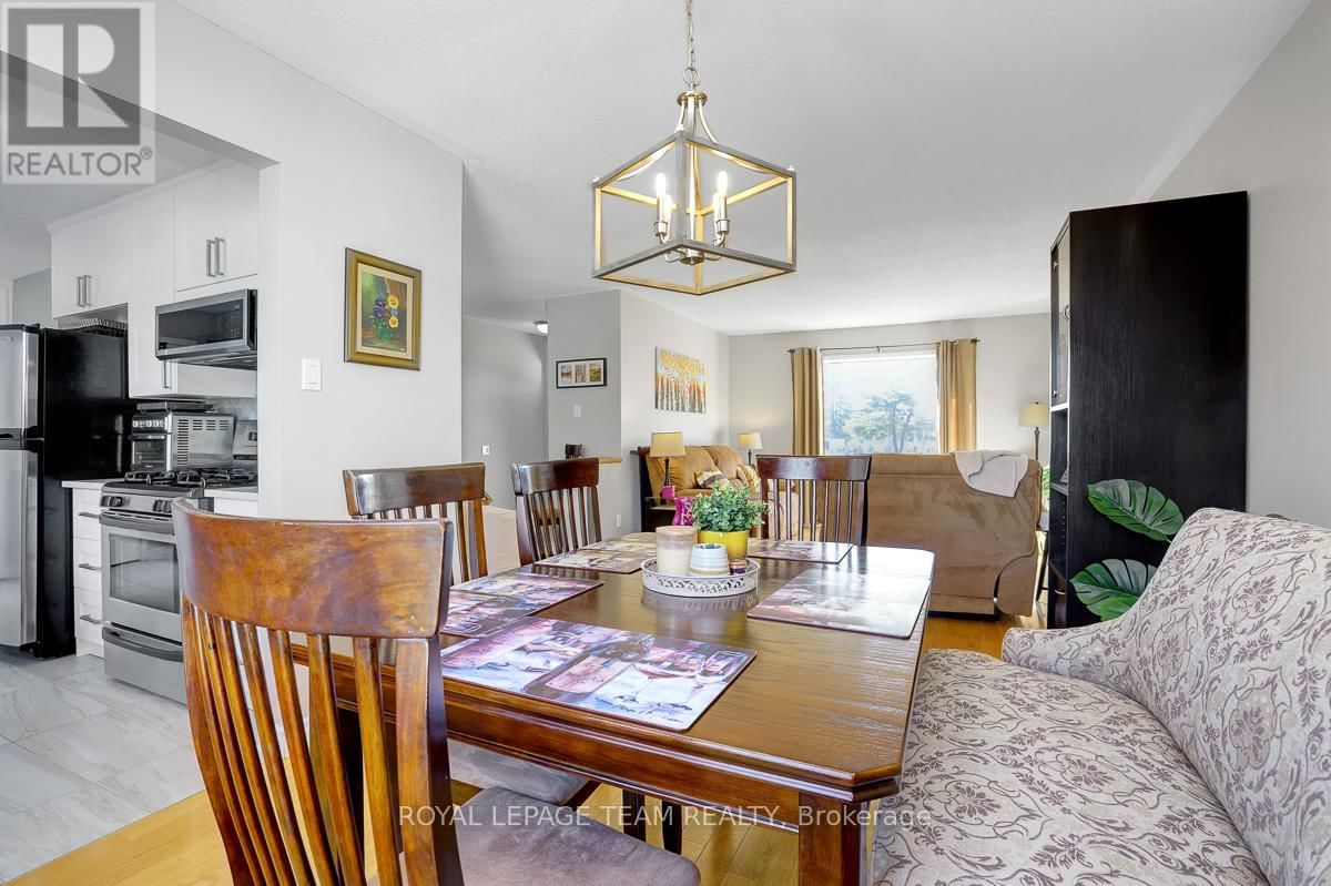 704 MALEY STREET Image 13