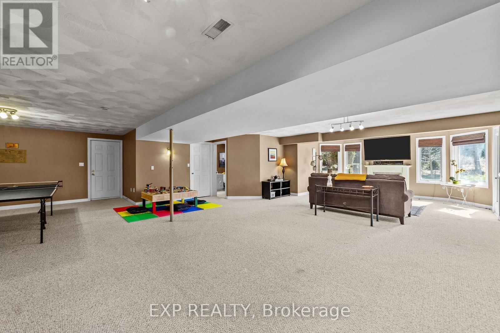 8371 HICKORY DRIVE Image 31