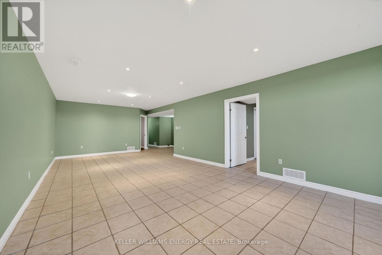 243 MORGAN ROAD Image 37