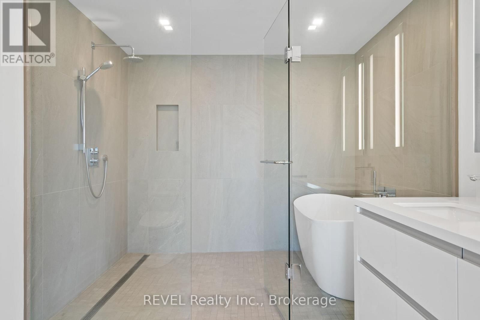 402 - 10 DALHOUSIE AVENUE NORTH Image 34